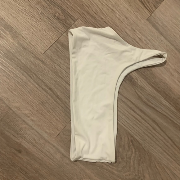 Plain White One Shoulder Bikini Top - Picture 2 of 3